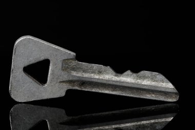 Eski ve artık siyah bir arkaplanda görünmesi gereken bir anahtar yok.