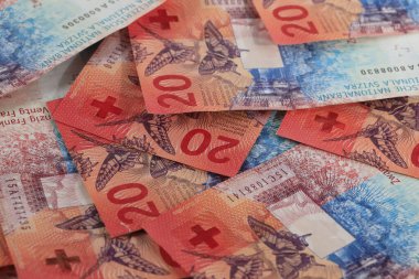 İsviçre parası. İsviçre frangı banknotları üst üste kondu. CHF para birimi.