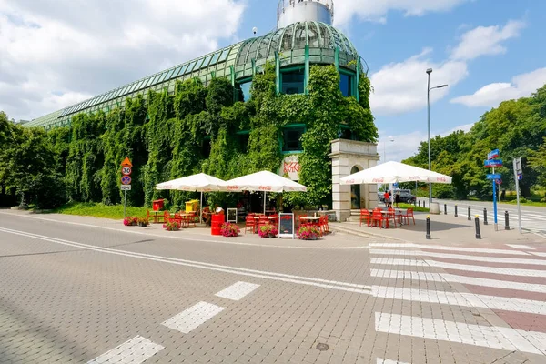 Warschau Polen Juli 2021 Das Außenrestaurant Stellte Seine Tische Auf — Stockfoto