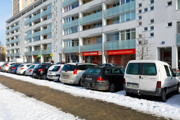 Varsóvia Polônia Fevereiro 2021 Longo Fileira Prédios Apartamentos Uma Fileira — Fotografia de Stock