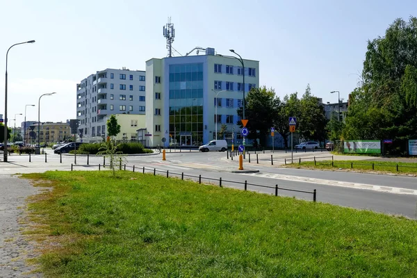 Warszawa Polen September 2021 Bakom Korsningen Med Trafikcirkel Kan Man — Stockfoto