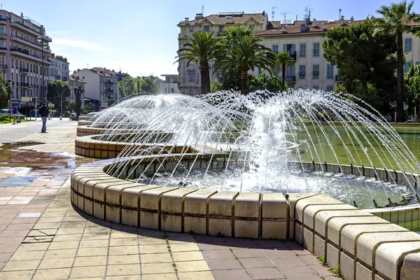 Fontána na l'esplanade francis giordan, pěkný — Stock fotografie