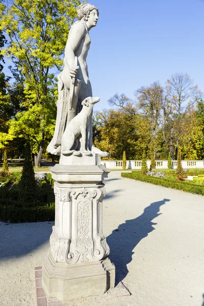 Trädgård skulpturer i parken wilanow, Warszawa — Stockfoto