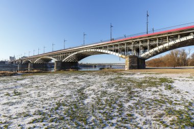 Varşova Vistula Nehri üzerinde köprü