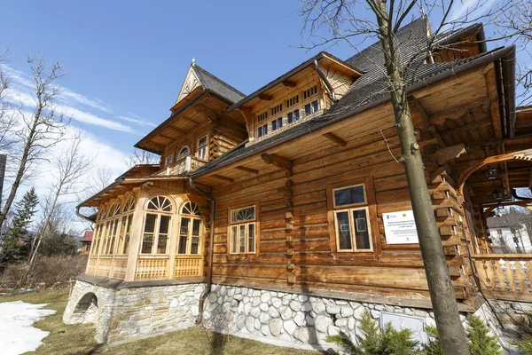 Historische villa met de naam Oksza in Zakopane — Stockfoto
