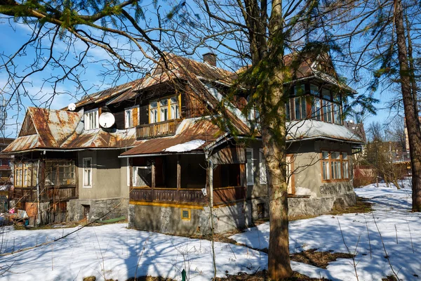 Gammal villa i Zakopane, Poland — Stockfoto