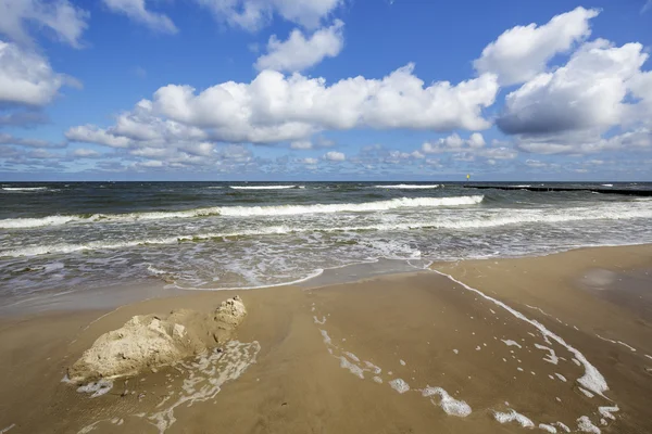 Балтийское море в Колобжеге в Польше — стоковое фото