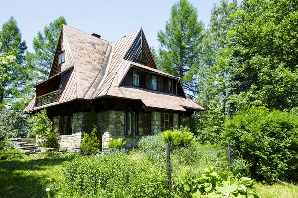 Villa in a distinctive style in Zakopane — Zdjęcie stockowe