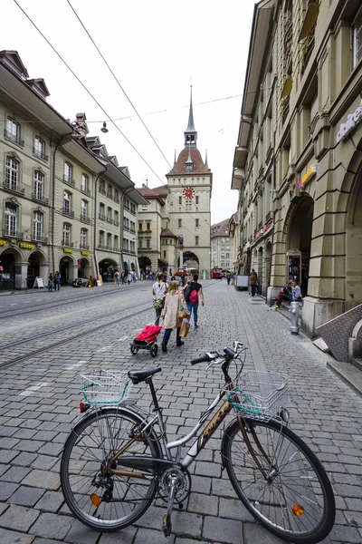 Someone parked bicycle on the street of Bern — Stock fotografie
