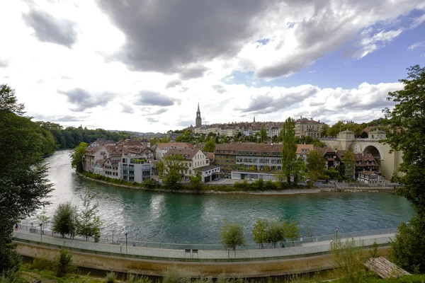 Veduta panoramica della città e del fiume Aare — Foto Stock