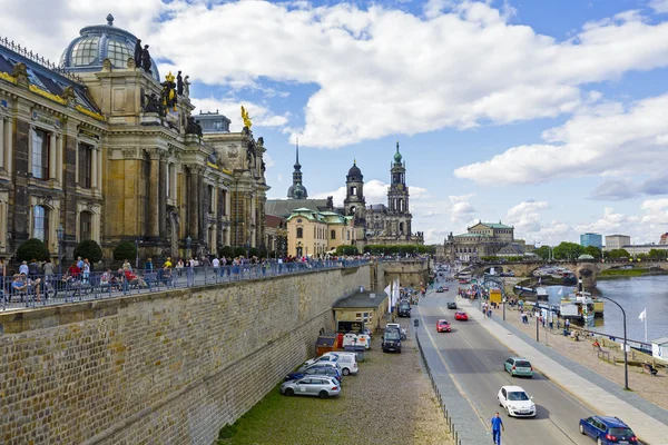 Veduta generale di Dresda sul fiume — Foto Stock