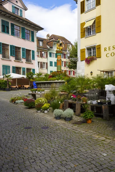 Schöne Ecke mit Brunnen in Solothurn — Stockfoto