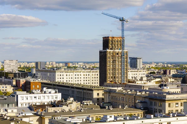 Skyscraper towering over center of Warsaw — Stock fotografie