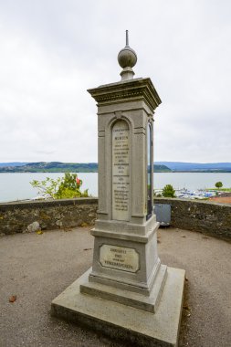 Column indicating constants geographic for Murten