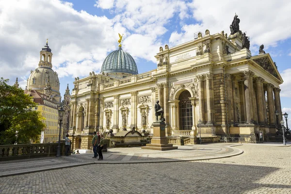 Academia de Bellas Artes, vista lateral, Dresde — Foto de Stock