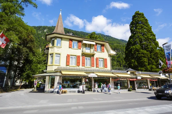 Le bâtiment pittoresque d'Interlaken — Photo