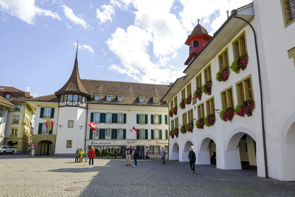 Hotel Krone na Praça da Câmara Municipal em Thun — Fotografia de Stock