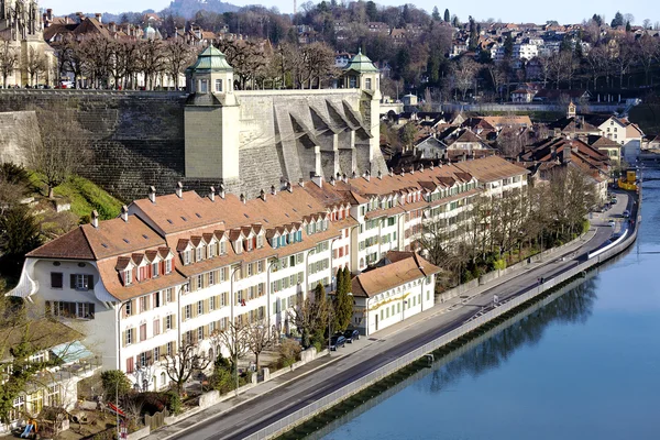 Berna, plataforma Muenster pelo rio Aare — Fotografia de Stock