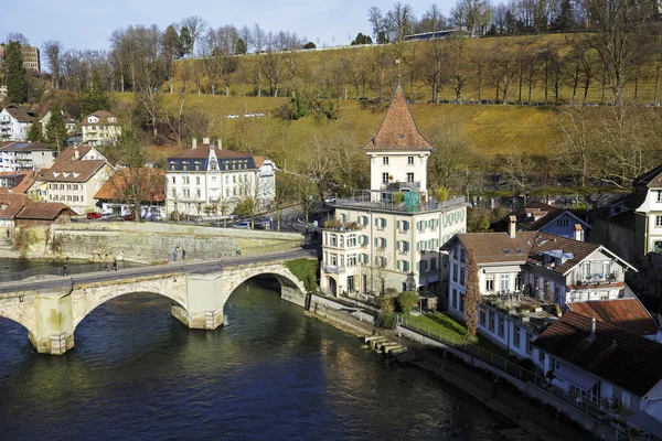 Moradias e a Ponte do Portão Inferior em Berna — Fotografia de Stock
