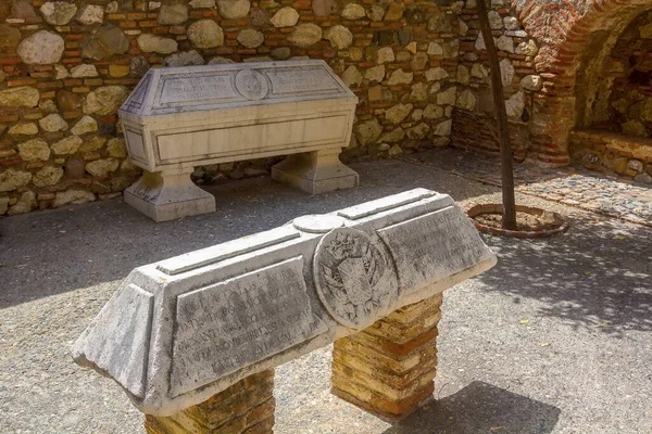 Malaga Spanya Daki Ünlü Alcazaba Sarayı Nda Arap Tarzı Mezarlar — Stok fotoğraf