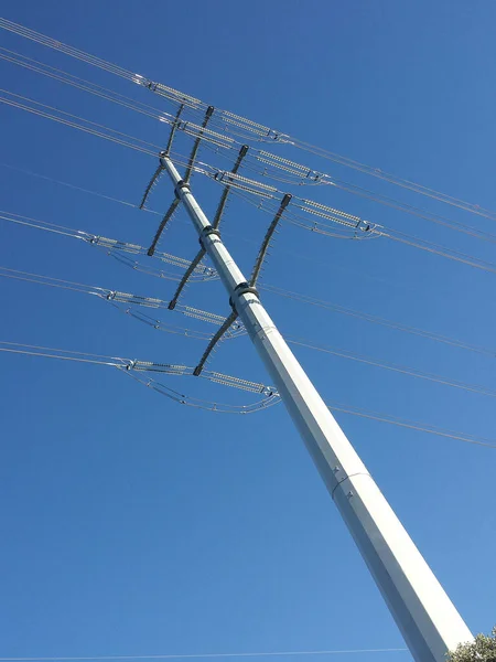 Torre Elétrica Moderna Céu Azul — Fotografia de Stock