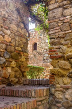 Malaga İspanya 'daki ünlü Alcazaba Sarayı' nda Arap tarzına erişim