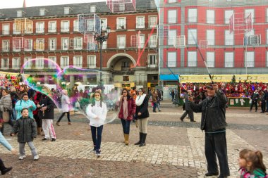 Madrid, İspanya - 18 Aralık: Ünlü Noel pazarı mağazası tam