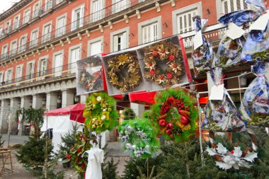 Madrid, İspanya - 18 Aralık: Ünlü Noel pazarı mağazası tam
