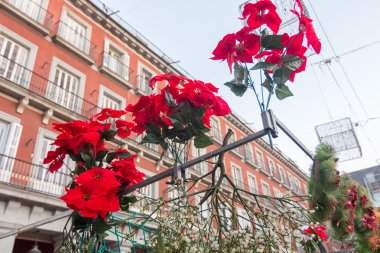 Madrid, İspanya - 18 Aralık: Ünlü Noel pazarı mağazası tam