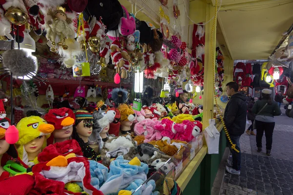 Madrid, İspanya - 18 Aralık: Ünlü Noel pazarı mağazası tam — Stok fotoğraf