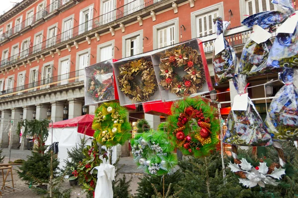 Madrid, İspanya - 18 Aralık: Ünlü Noel pazarı mağazası tam