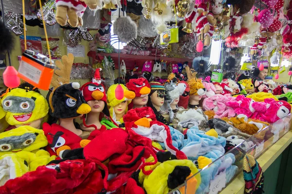 MADRID, ESPANHA - 18 DE DEZEMBRO: Famoso mercado de Natal cheio de lojas — Fotografia de Stock