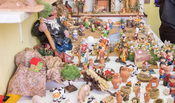 西班牙，马德里-12 月 18 日: 著名的圣诞市场上充斥的商店 — 图库照片