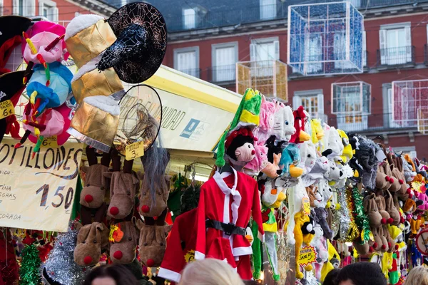 Madrid, İspanya - 18 Aralık: Ünlü Noel pazarı mağazası tam — Stok fotoğraf