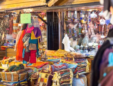 Madrid, İspanya - 18 Aralık: öğelerini Ch, her türlü satış