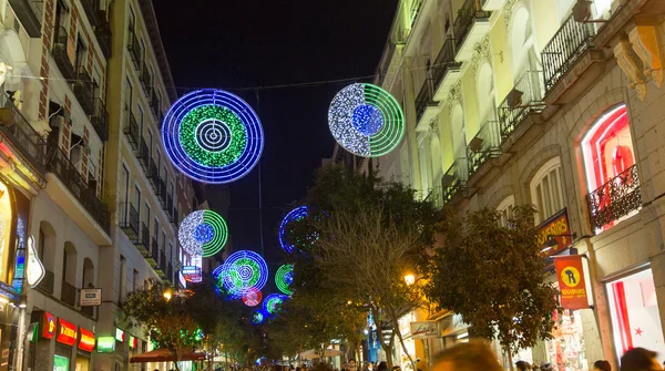 MADRID,SPAIN - DECEMBER 18: The streets of Madrid are filled wit — Stock Photo, Image