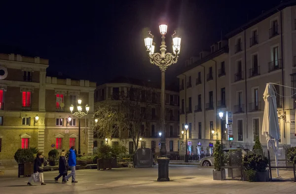 Madrid, Spanje - 18 December: Zijn de straten van Madrid gevuld wit — Stockfoto