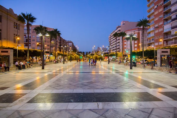 Almeria Spanien 1 September 2014: Människor njuter av sommaren även — Stockfoto