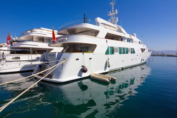 Marbella, Hiszpania 3 września 2014: Pani Haya słynnego luksusowy jacht — Zdjęcie stockowe