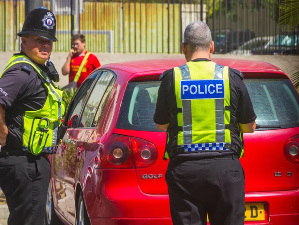 London, england 3. september 2014: polizei in typisch englischer sprache — Stockfoto