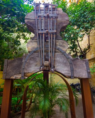 Malaga, İspanya'nın eski katedral çan orijinal taşıyıcı