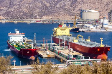 büyük Tankerler ham petrol boşaltma