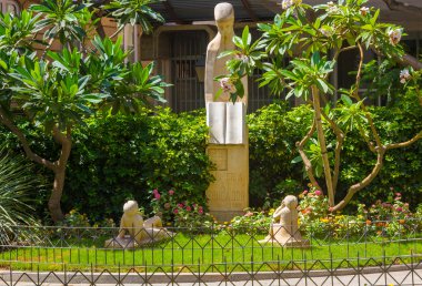 1969 Almerya İspanya 'da öğretmenleri onurlandıran heykellerle dolu bir park