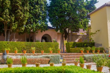 Avlu ve m Alcazaba ünlü saray bahçeleri