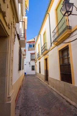 Tipik güzel temiz şehir sokaklarını Cordoba, İspanya