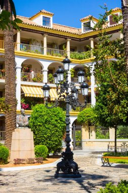 Cordoba, İspanya'nın şehirdeki modern binalar