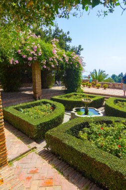 Avlu ve m Alcazaba ünlü saray bahçeleri