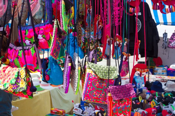 Doekzakken met vele kleuren en vormen — Stockfoto