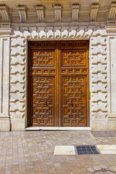 Antica porta di accesso all'alloggio — Foto Stock