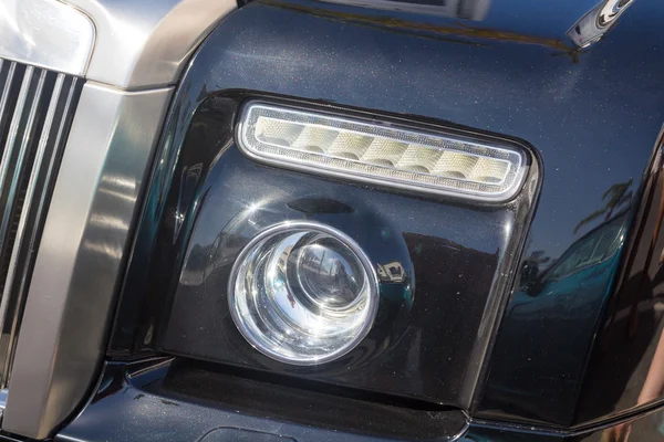 Xenon headlight position and intermittent pilot — Stockfoto